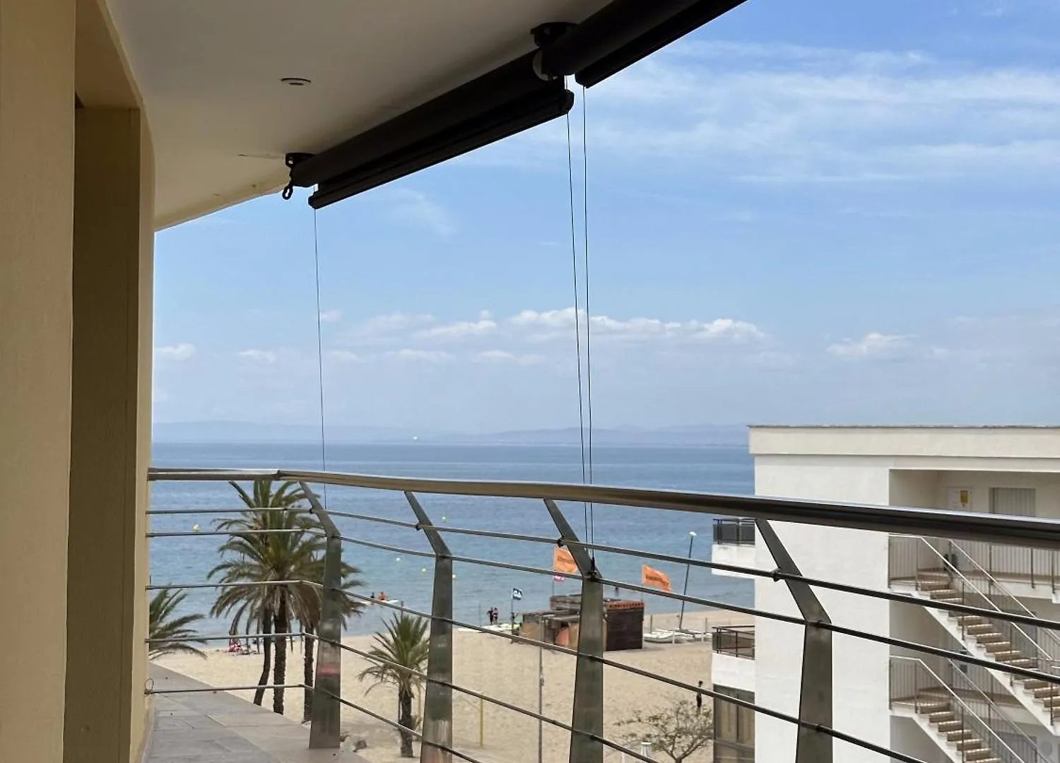 Duplex En Primera Linea De Playa Con Gran Terraza Y Piscina Comunitaria Roses